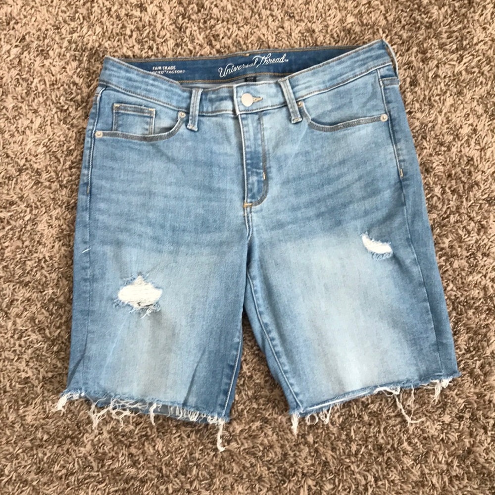 Universal thread Bermuda mid rise shorts
